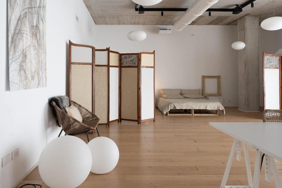 Bed, Area and facilities