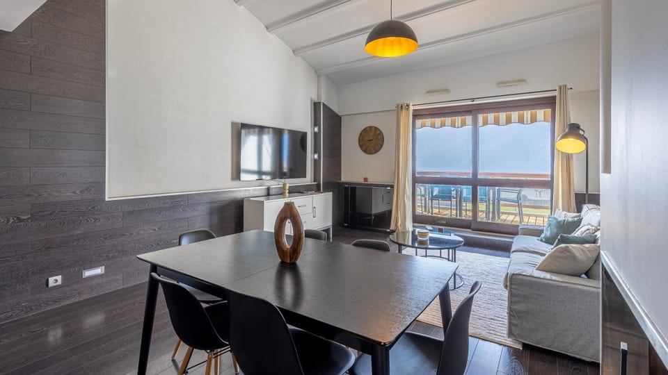 Les Cygnes - exceptional location with lake view - 3 bedrooms Apartment in Aix-les-Bains