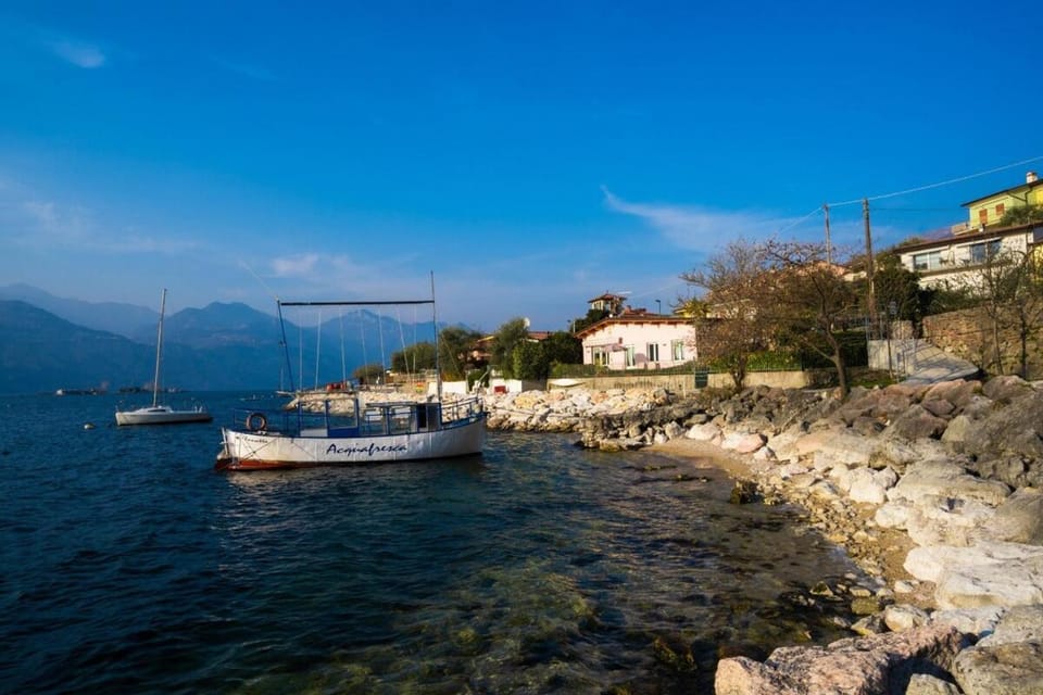 Nearby landmark, Day, Natural landscape, Lake view