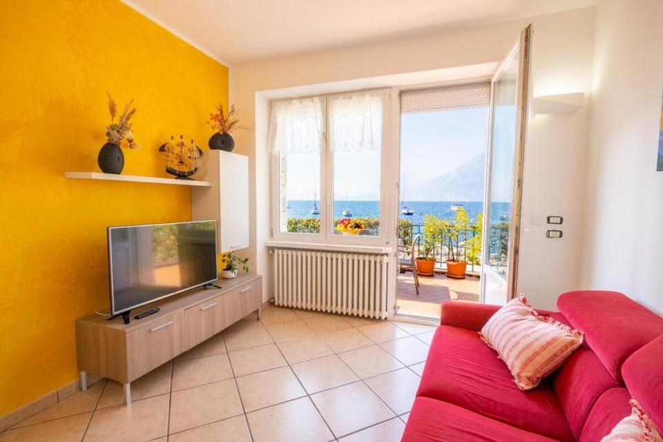 Natural landscape, TV and multimedia, View (from property/room), Balcony/Terrace, Living room, Seating area