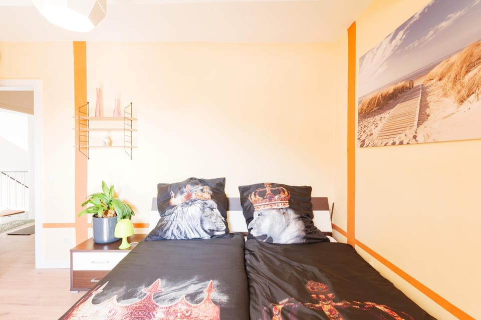 Bed, Bedroom
