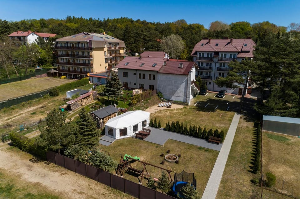 Property building, Bird's eye view, Garden, Garden