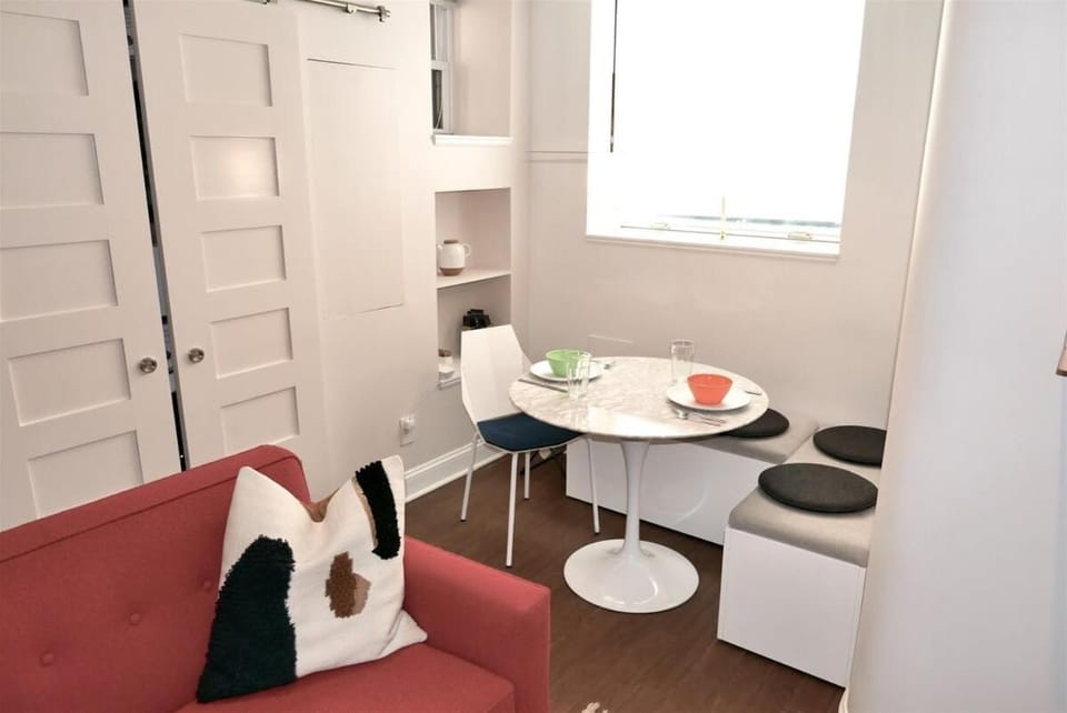 Heart of Mount Pleasant - with parking Apartment in Arlington