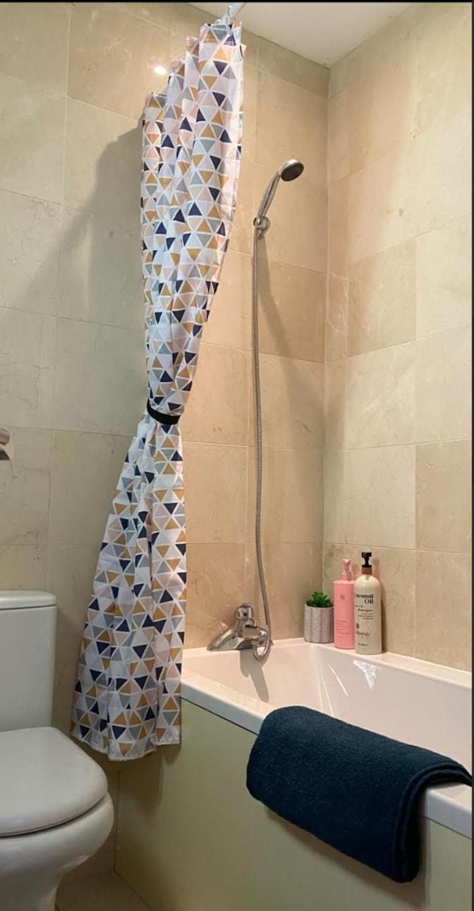 Shower, Toilet, Bathroom, Bedroom, Bath, towels