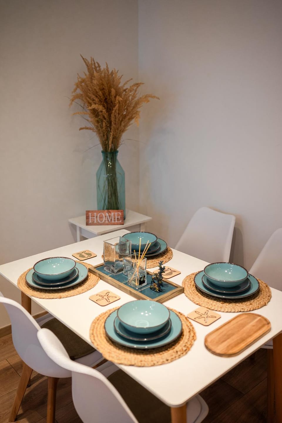 Living room, Seating area, Dining area, air conditioner