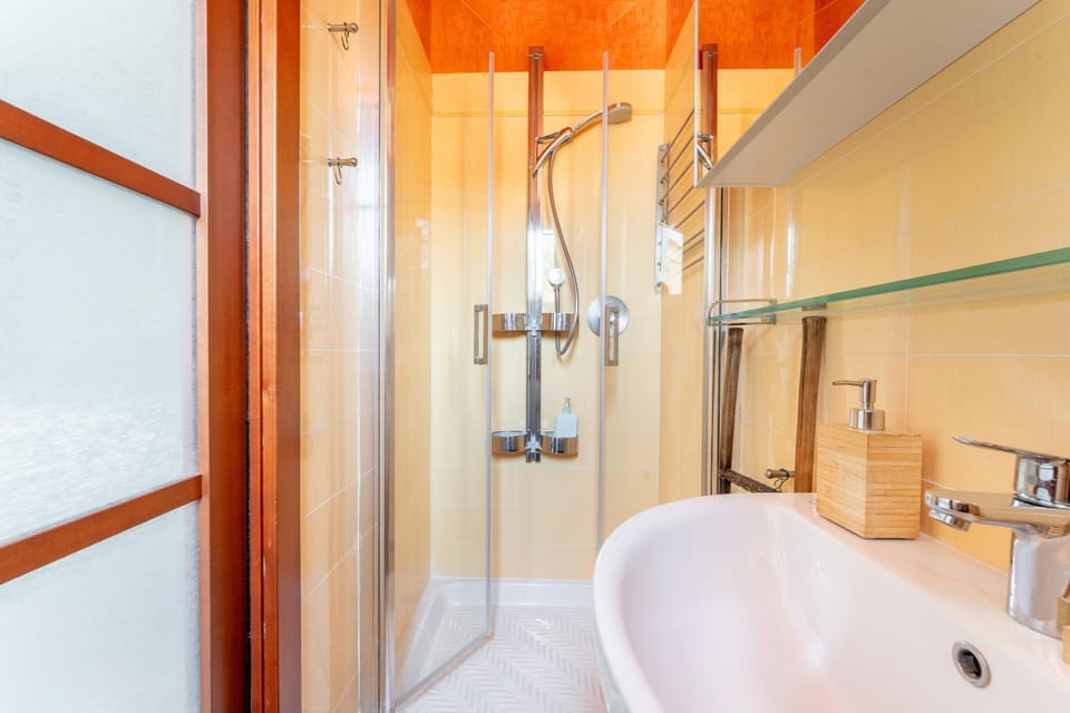 Shower, Bathroom, towels