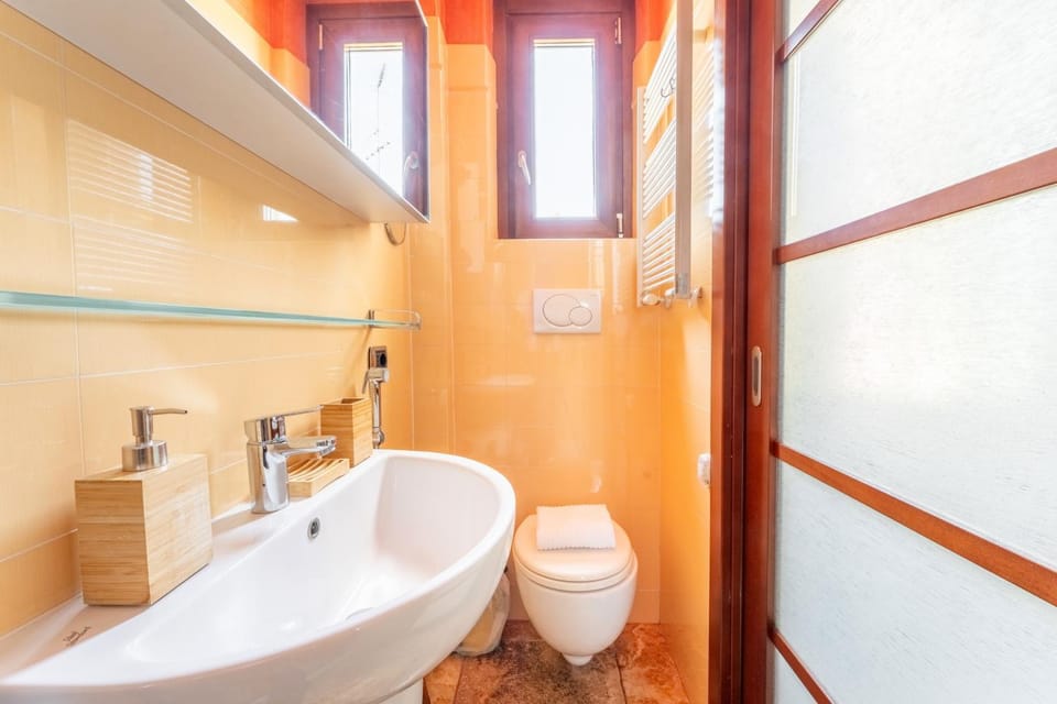 Shower, Toilet, Bathroom, bidet