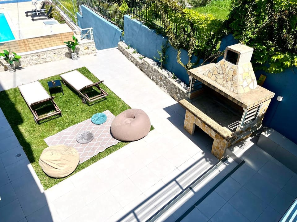 Patio, Day, BBQ facilities, Garden, Balcony/Terrace, Garden view, Pool view, Swimming pool, sunbed