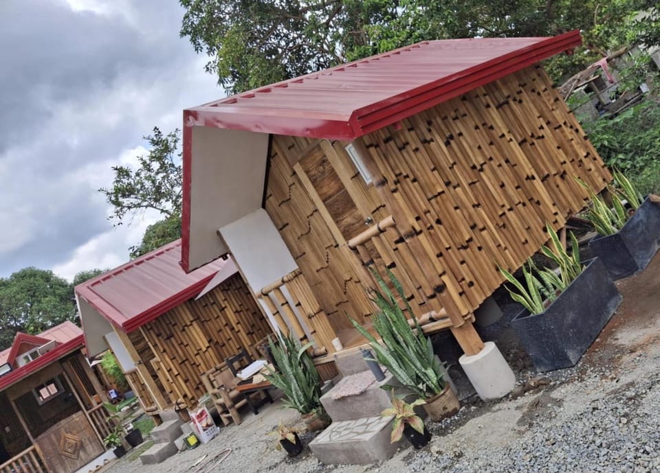 La Ahoy Rest House and Resort House in Calabarzon
