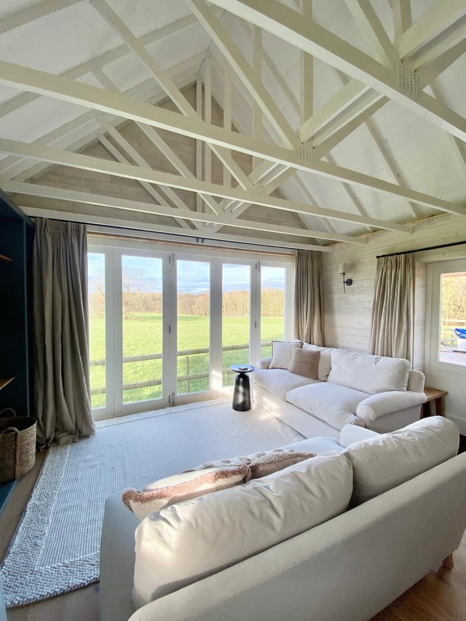Bed, Living room