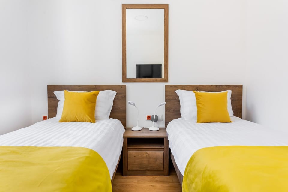 Bed, TV and multimedia, Photo of the whole room, Bedroom, air conditioner