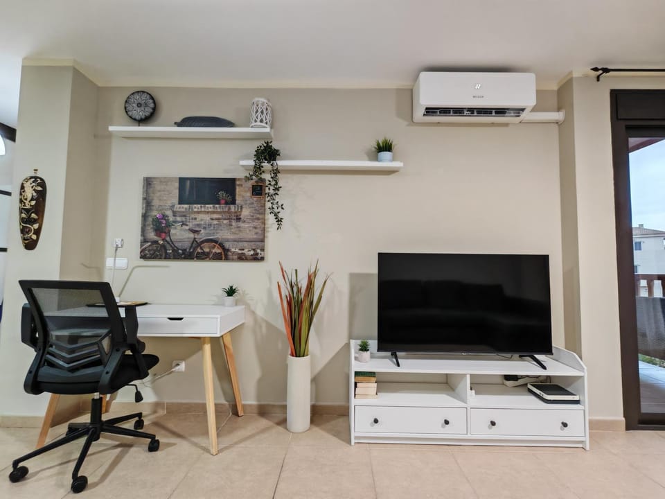TV and multimedia, Living room, air conditioner