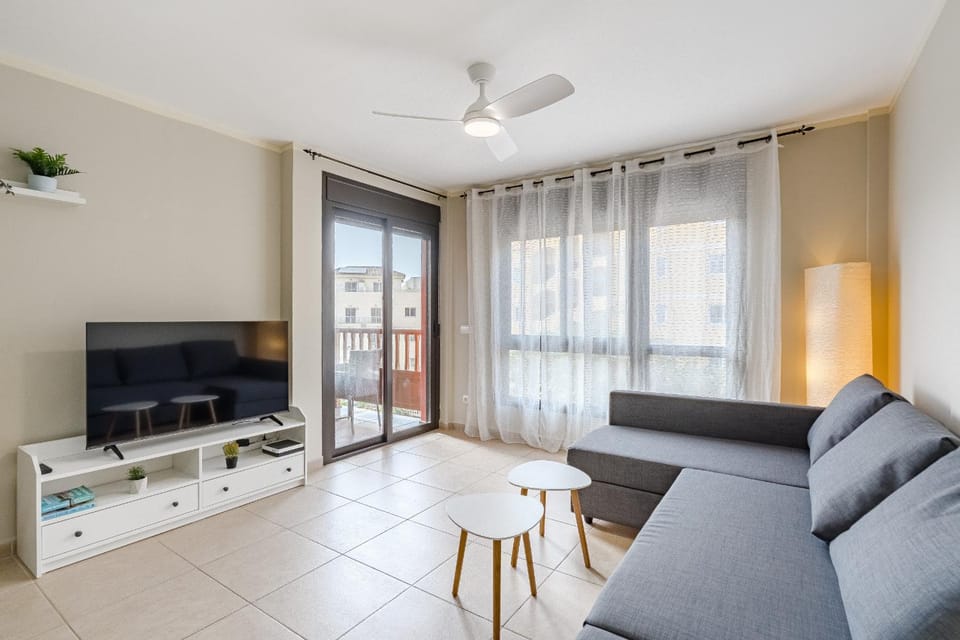 Communal lounge/ TV room, TV and multimedia, Living room, Seating area, Evening entertainment