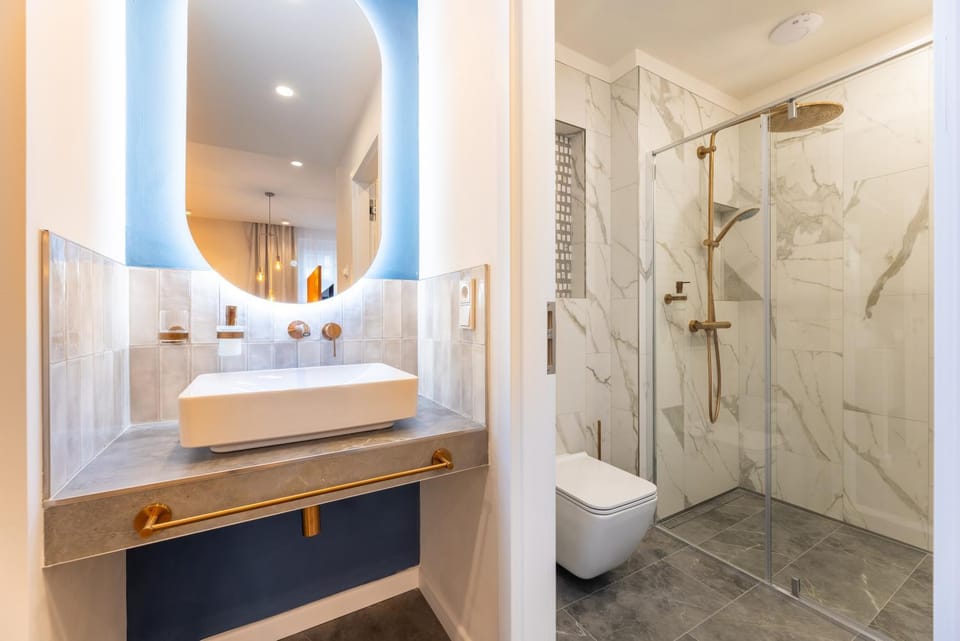 Shower, Toilet, Bathroom