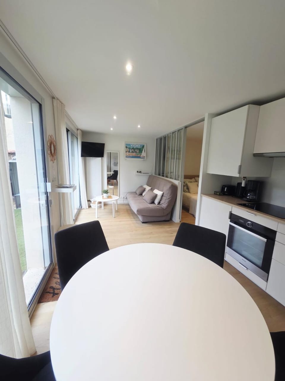 Cosy apartment facing parks - Quartier de France Apartment in Auvergne-Rhône-Alpes