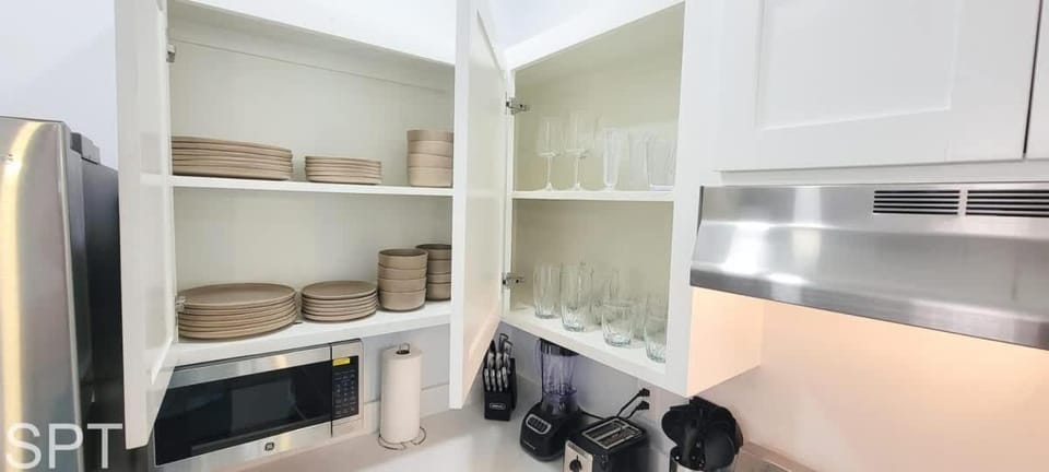 Kitchen or kitchenette, kitchen