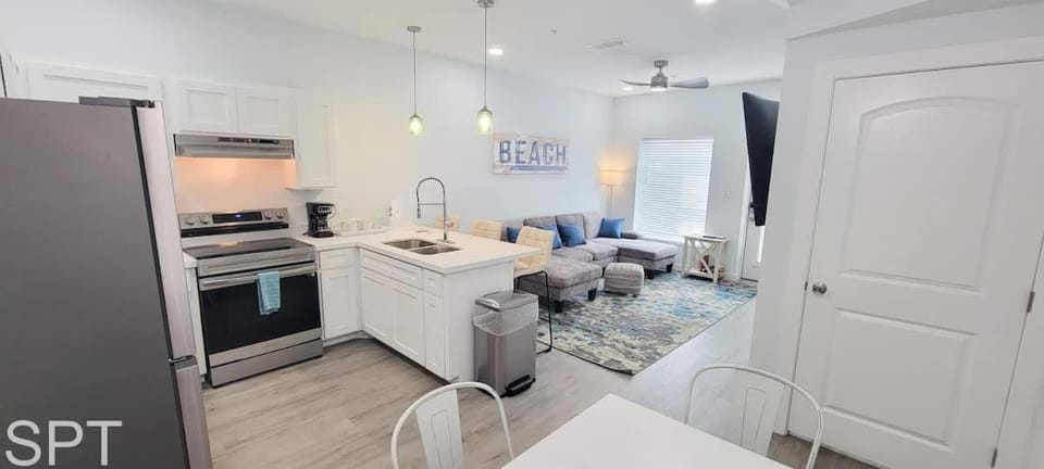 Kitchen or kitchenette, kitchen