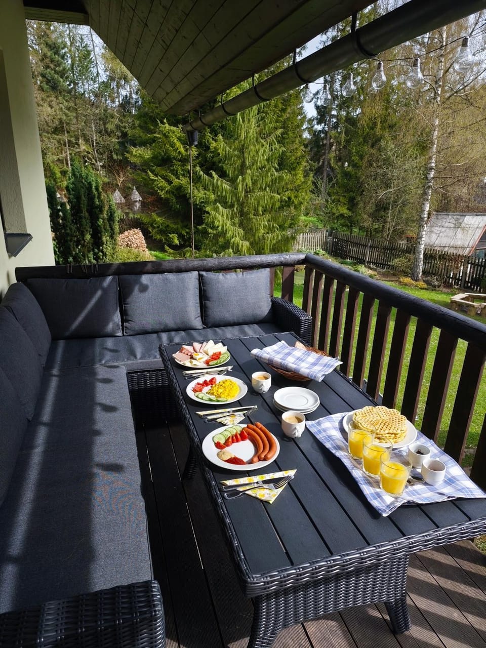 Seating area, Breakfast, Continental breakfast