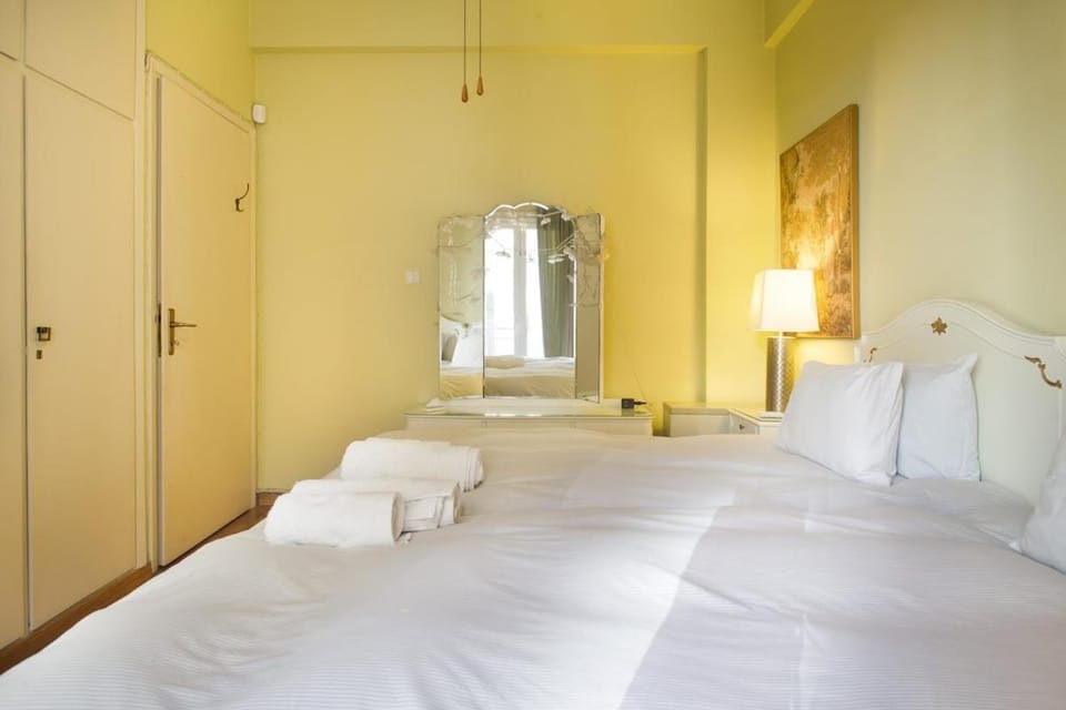 Acropolis Metro Station- Great Located Flat 125m2 Apartment in Athens