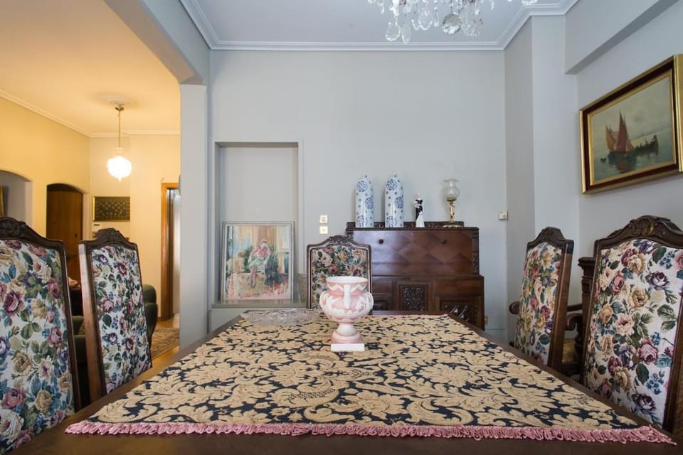Acropolis Metro Station- Great Located Flat 125m2 Apartment in Athens