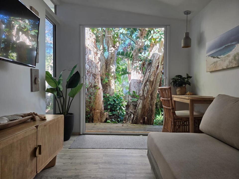 Garden, TV and multimedia, Seating area