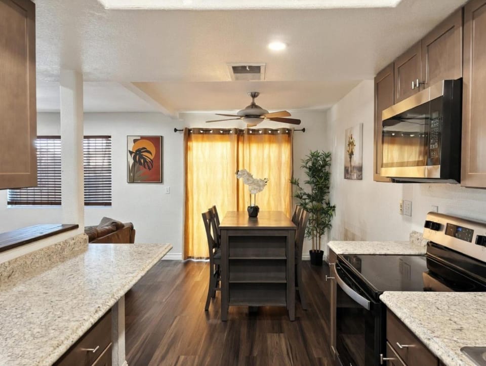 2bed 1bath Downtown El Centro The Village Apartment in El Centro