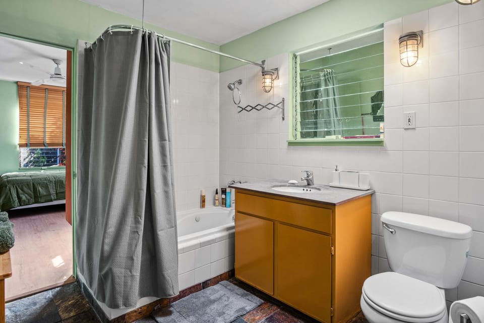 Bathroom, Bath