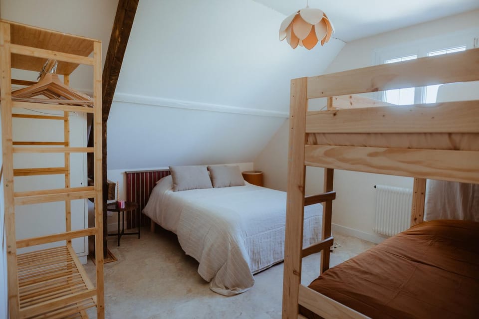 Bed, Photo of the whole room, Bedroom, bunk bed