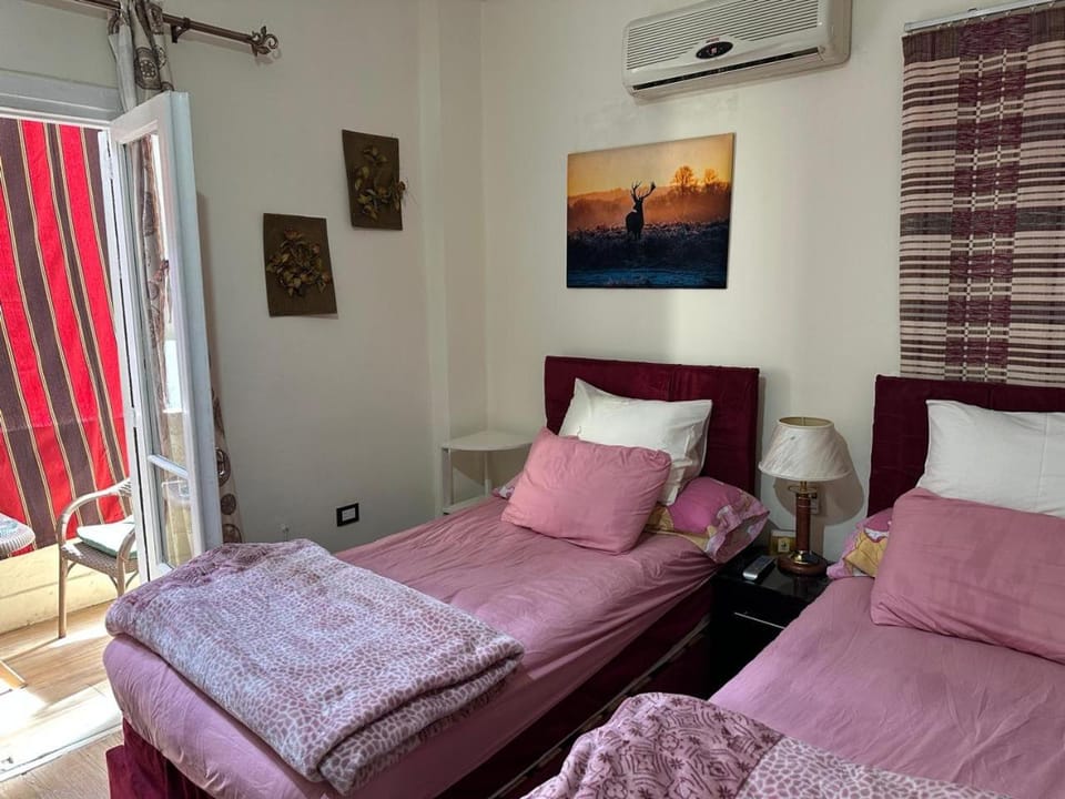 Bed, Photo of the whole room, Bedroom, air conditioner