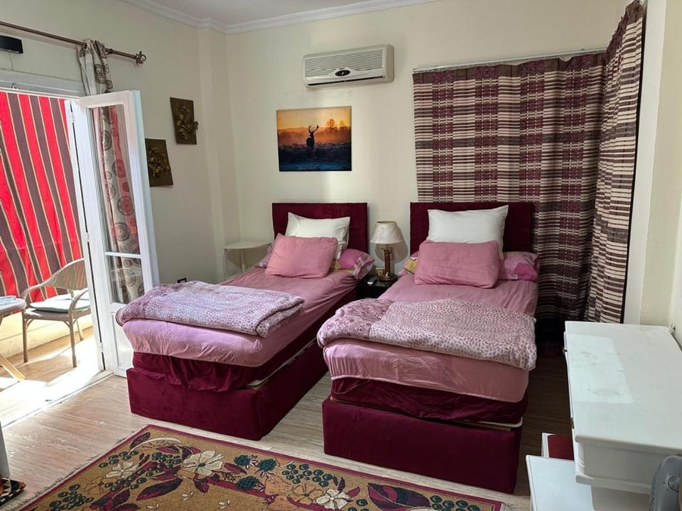 Bed, Photo of the whole room, Bedroom, air conditioner