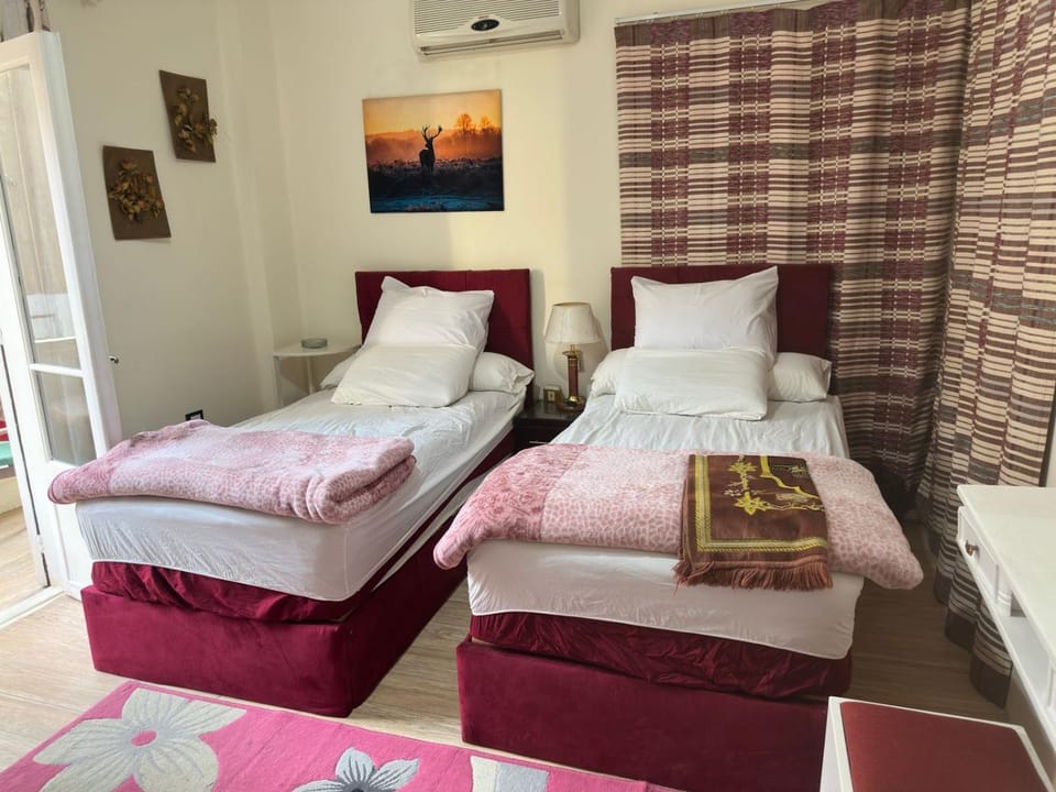 Bed, Photo of the whole room, Bedroom, air conditioner