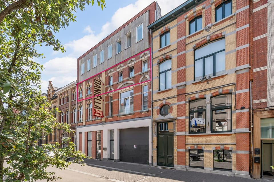 Property building, Day, Neighbourhood, City view, Street view, Location