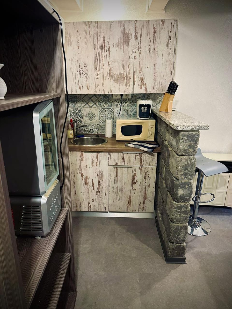 Kitchen or kitchenette