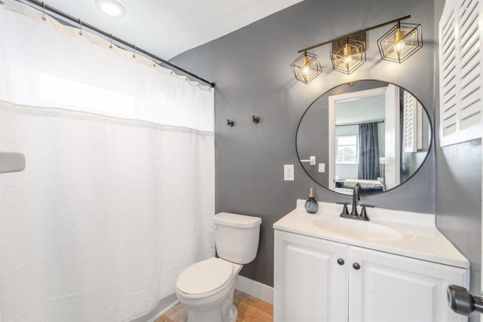 Serene Oasis - Sleeps 11 - Palm Waves Stays Apartment in Coconut Creek