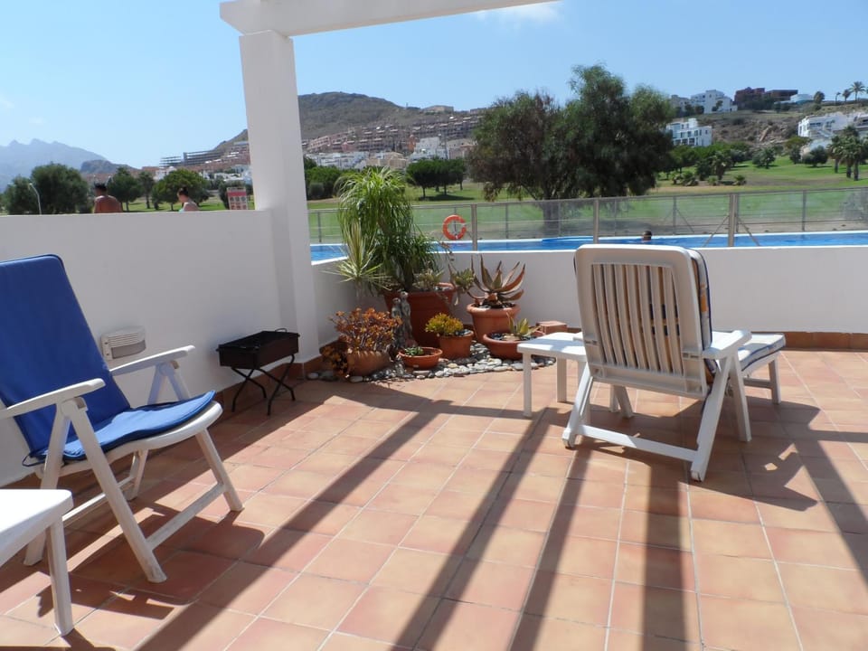 Balcony/Terrace, Mountain view, Pool view