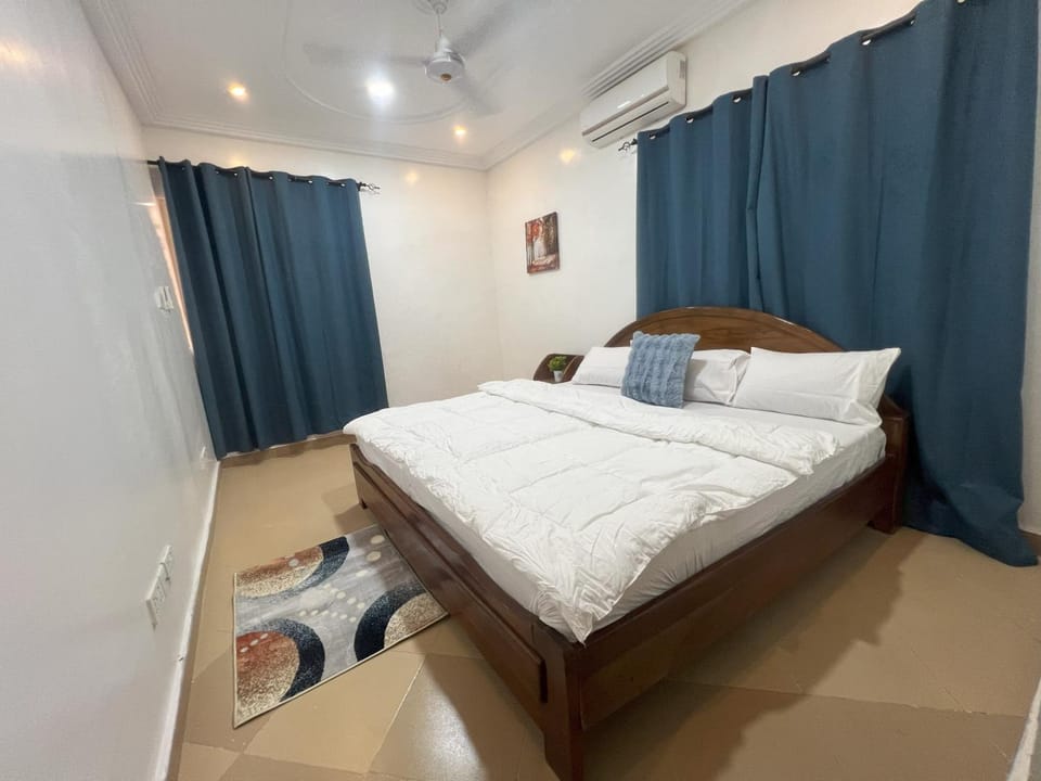 Bed, Bedroom, air conditioner