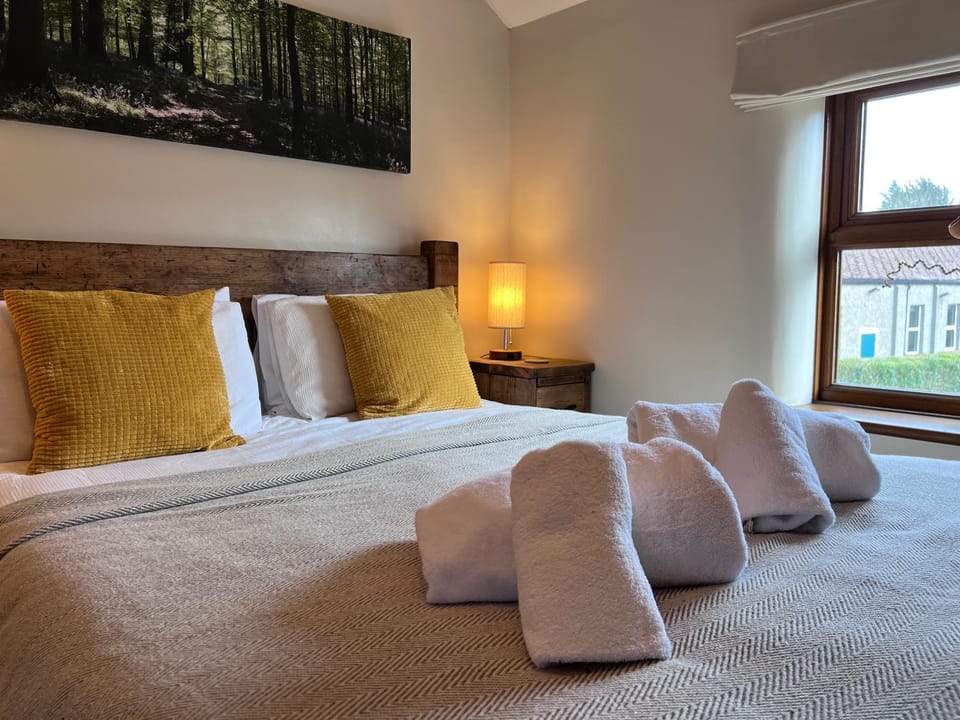 Bedroom, towels