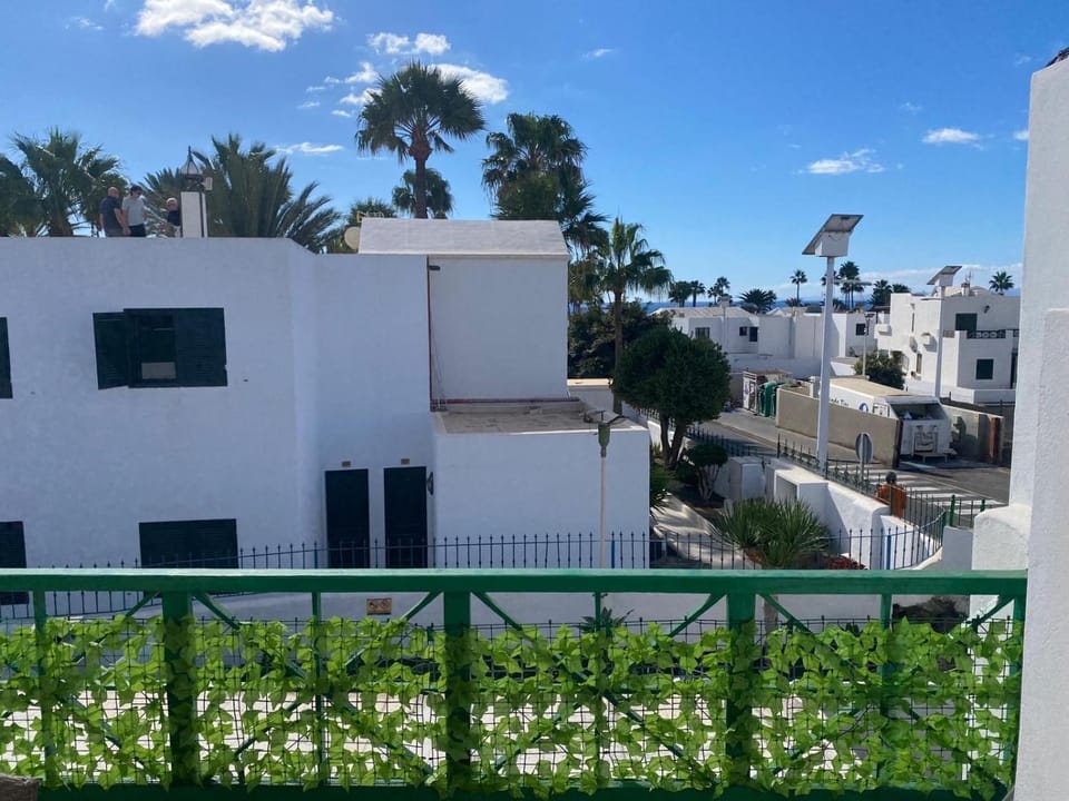 Balcony/Terrace, Street view