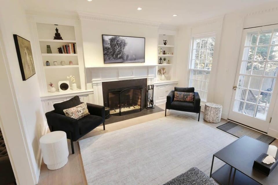 Idyllic Georgetown House in Arlington