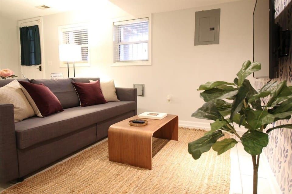 Lincoln Park Place Capitol Hill with Parking Apartment in District of Columbia