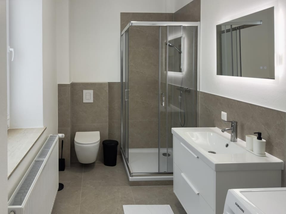 Shower, Toilet, Bathroom