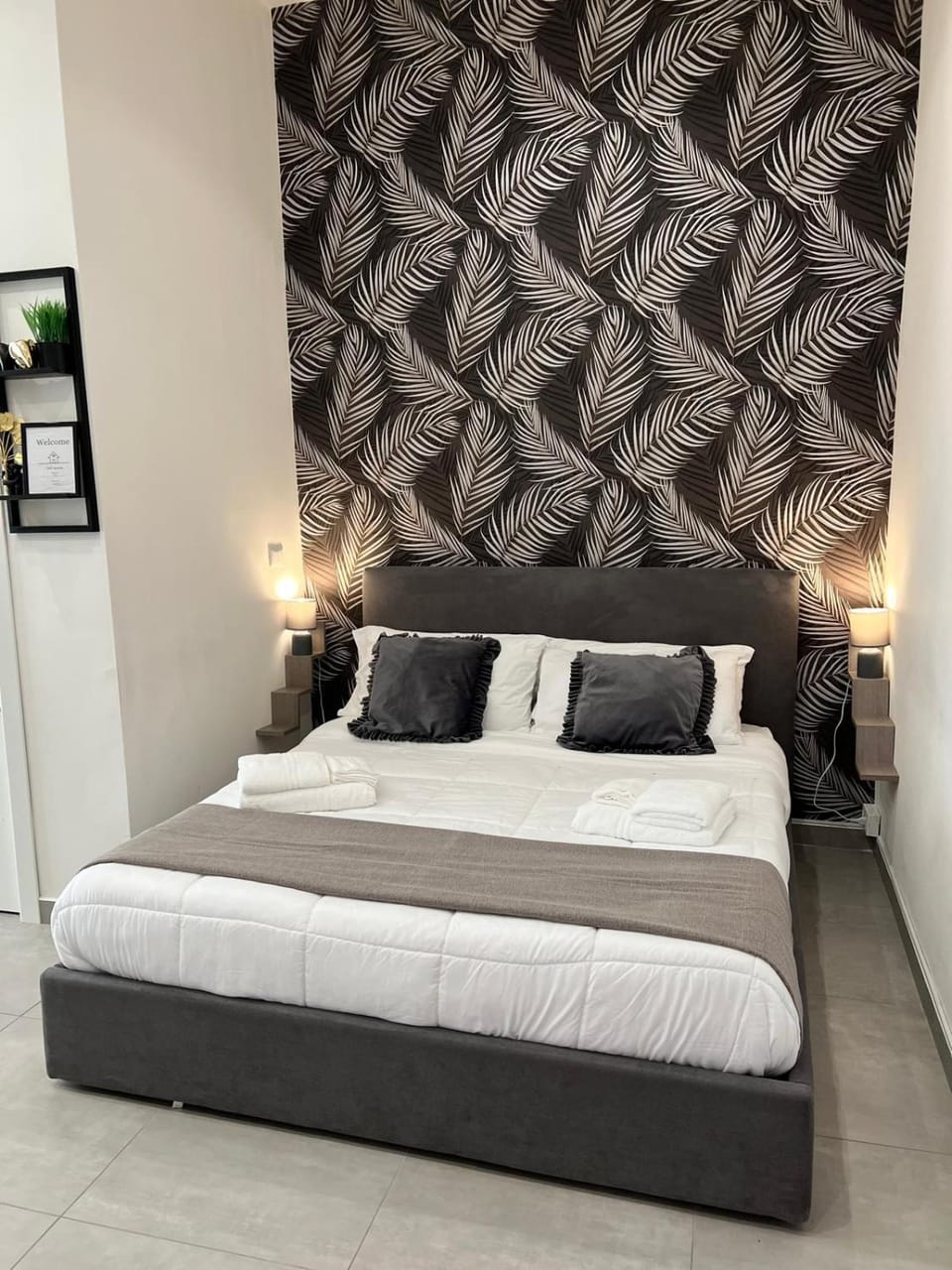 Bed, Photo of the whole room