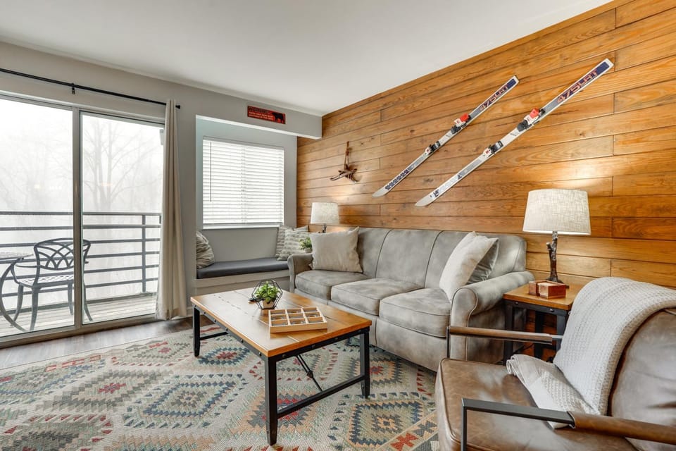 4 Mi to Dtwn Gatlinburg: Condo w/ Pool Access House in Gatlinburg
