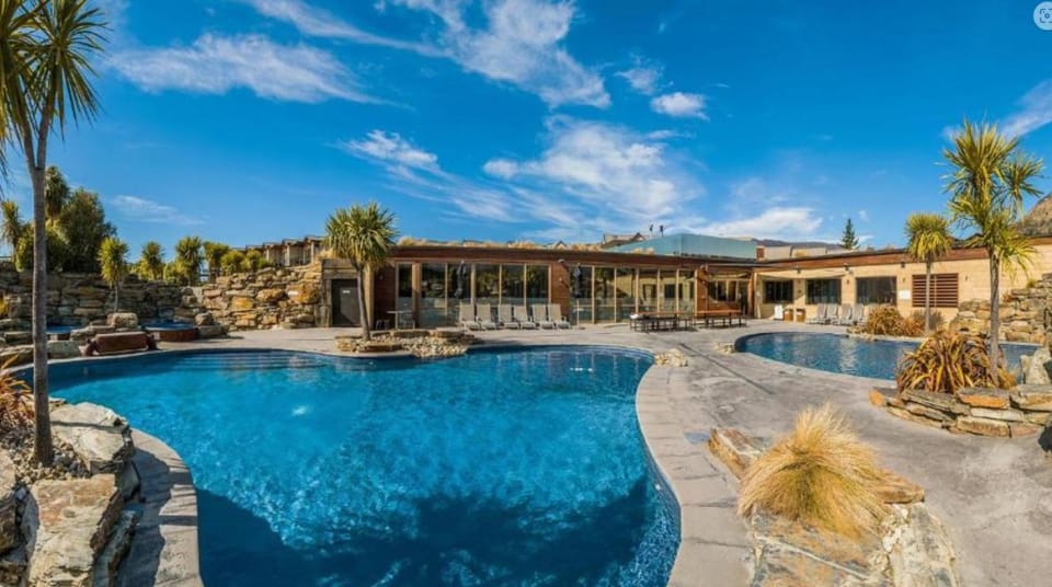 Swimming pool, Swimming pool