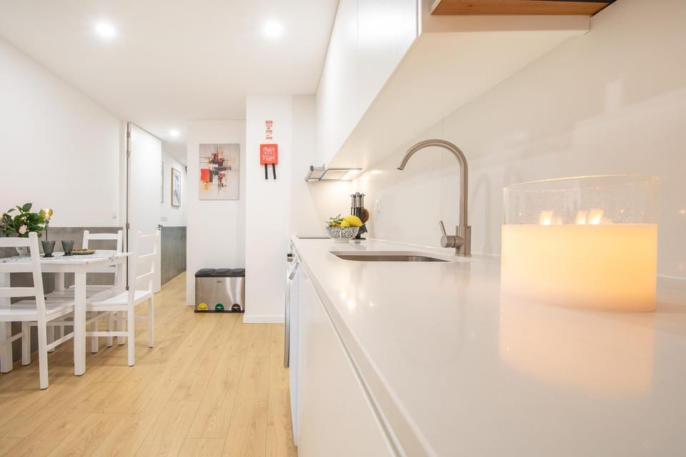 Kitchen or kitchenette, Dining area, stove