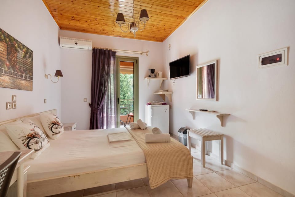 Property building, Living room, Bedroom