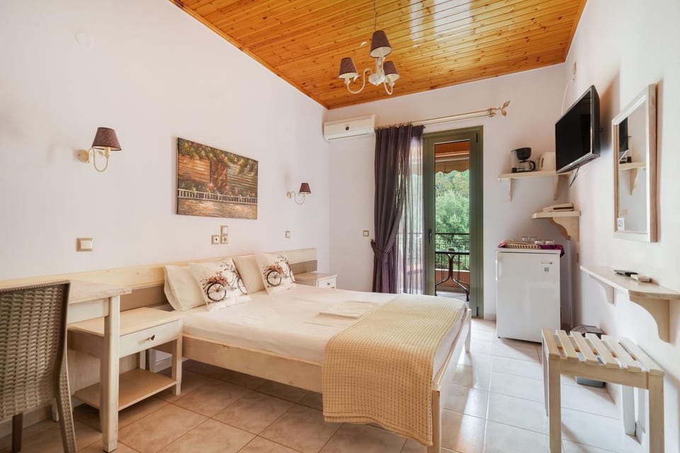 Property building, Living room, Bedroom