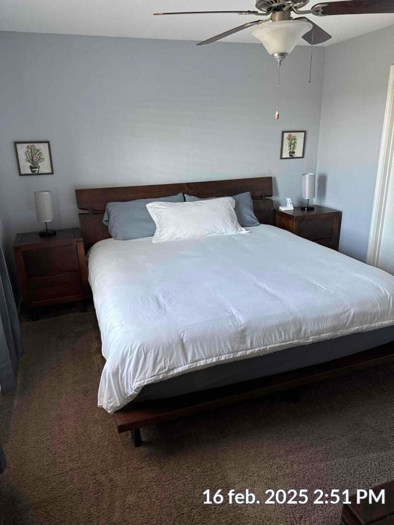 House with King Bed & Fire-pit Minutes to Cota and Tesla, Near Airport House in Austin