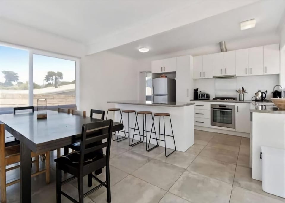 Beach House by the Bay House in Melbourne