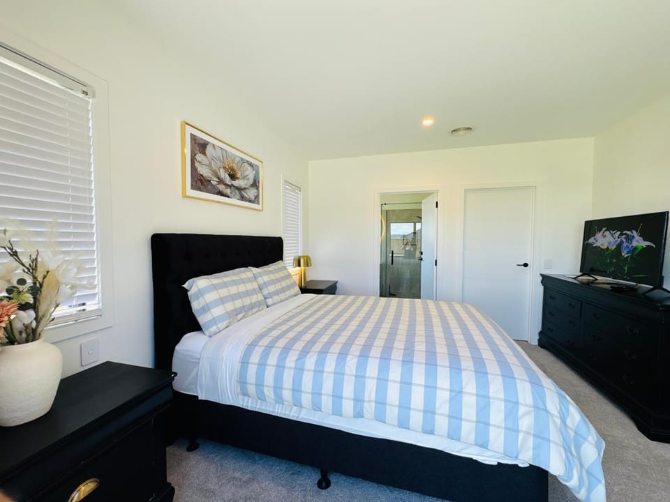 Ensuite at new property Vacation rental in Taupo